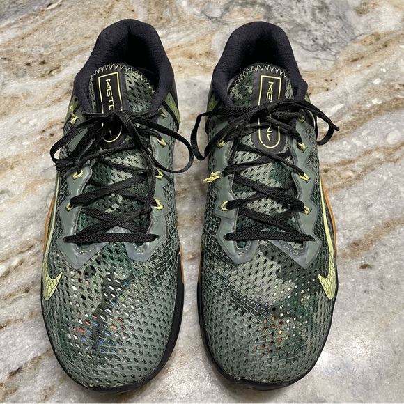 NIKE Metcon 6 Black Gum CK9388-032 Black/Limelight/Gum Medium Brown/Limelight - Picture 2 of 15